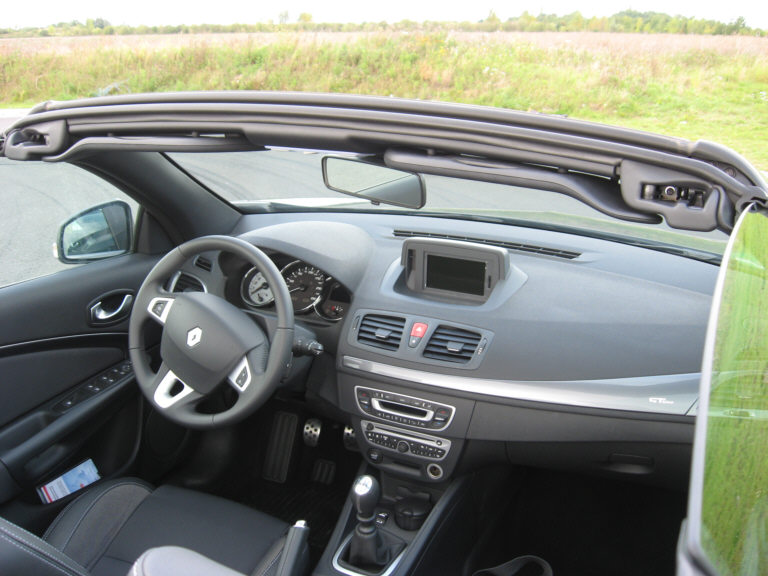 Renault Megane CC - Avis LEJ - Cockpit