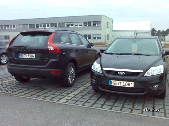Volvo und Ford Focus