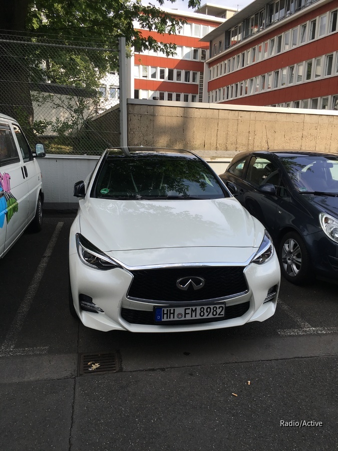 Infiniti Q30S | Europcar Bonn-Bad Godesberg