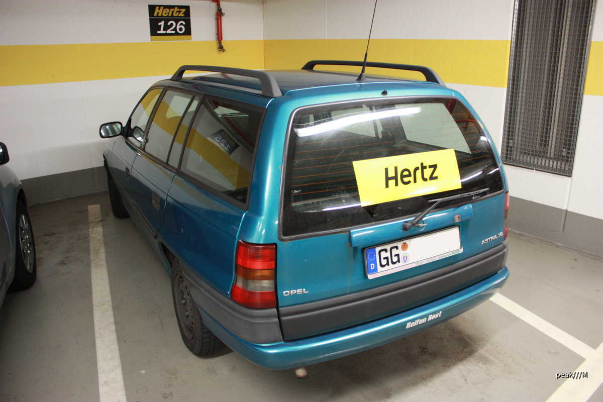Opel Astra , 28.1. FRA-Parkhaus
