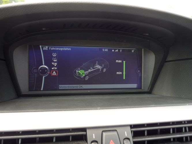BMW 525d Navigation Professional Fahrzeugstatus