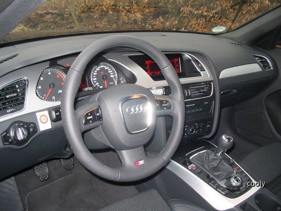 Audi A4 Avant 2.0 TDI S-Line (Budget)