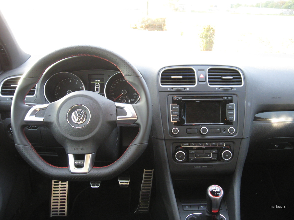VW Golf GTI, AVIS