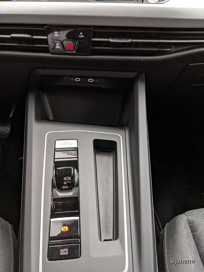 VW Golf 8 | Drive Autovermietung FFM