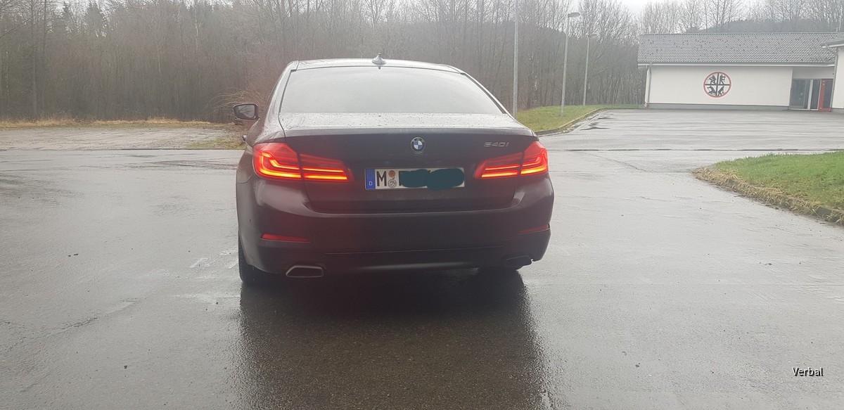 BMW 540i Sixt von hinten