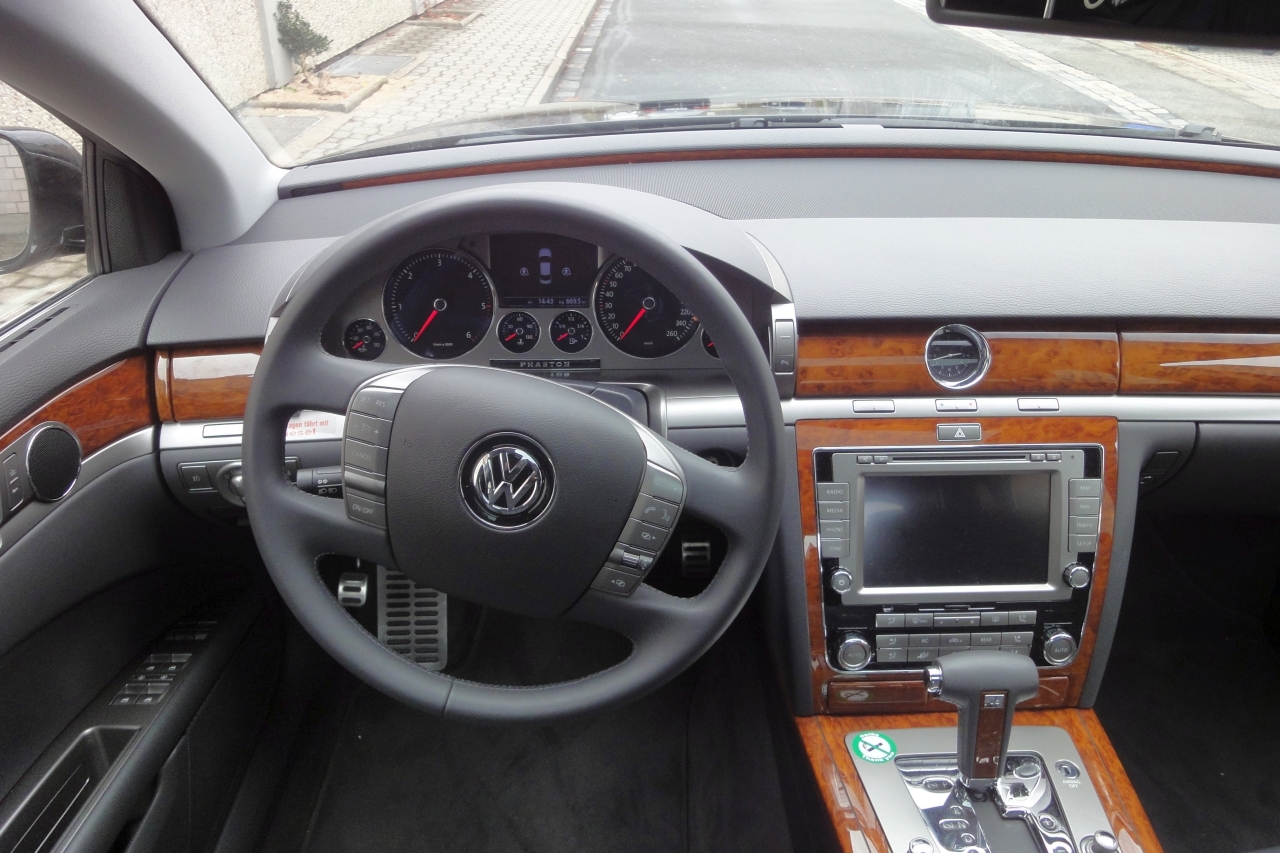 VW Phaeton 3.0 TDI | Europcar