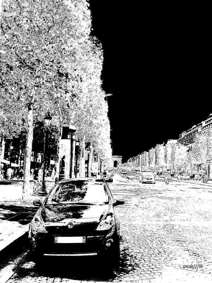 Clio von Hertz on Demand Paris