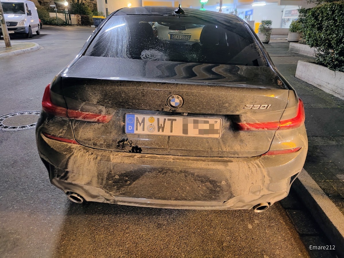 BMW 330i | Sixt Düsseldorf Zentrum/HBF